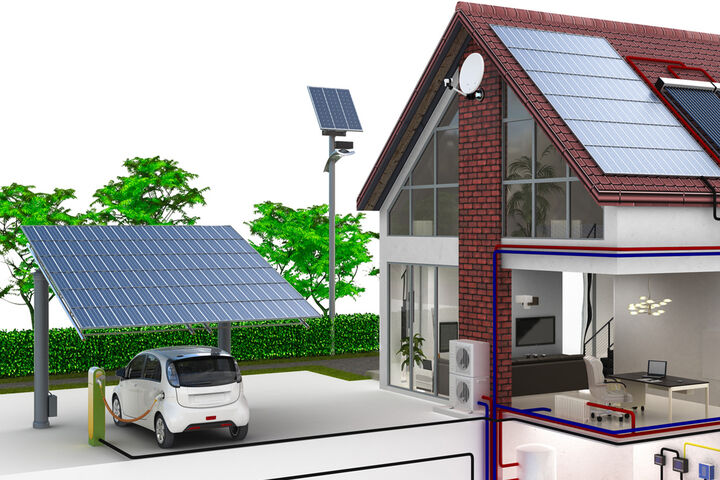 Haus mit Photovoltaik und Elektroauto