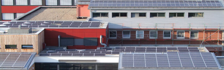 Photovoltaik Module auf Hausdächern