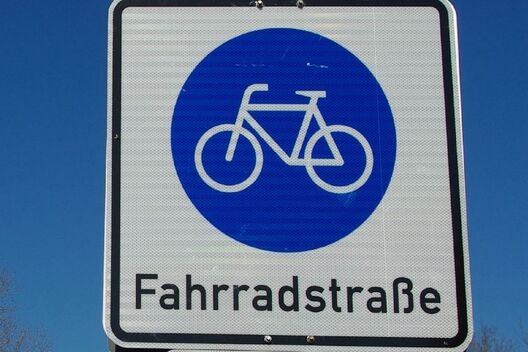Weiß-blaues Fahrradstraße Verkehrsschild