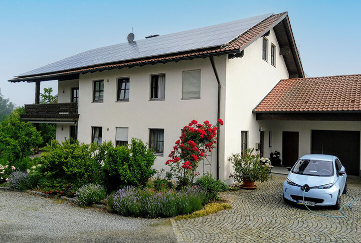 Haus und Elektroauto